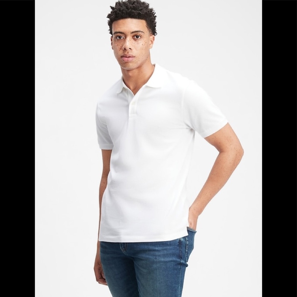 Like 🆕•GAP• Men White Polo Shirt